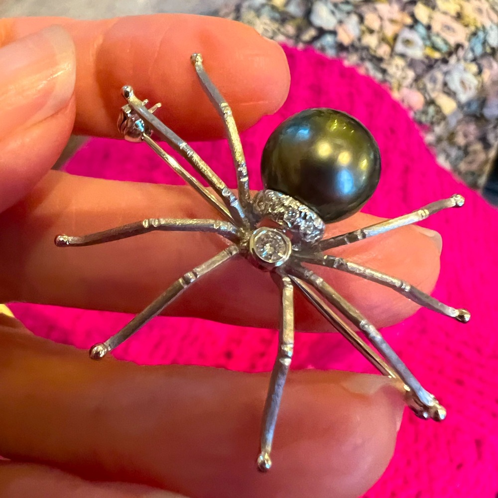 Gorgeous 14k white gold, pearl and diamond spider pin